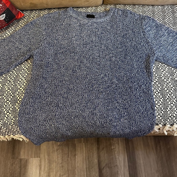 H&M Knit Sweater – Size M - Picture 2 of 5